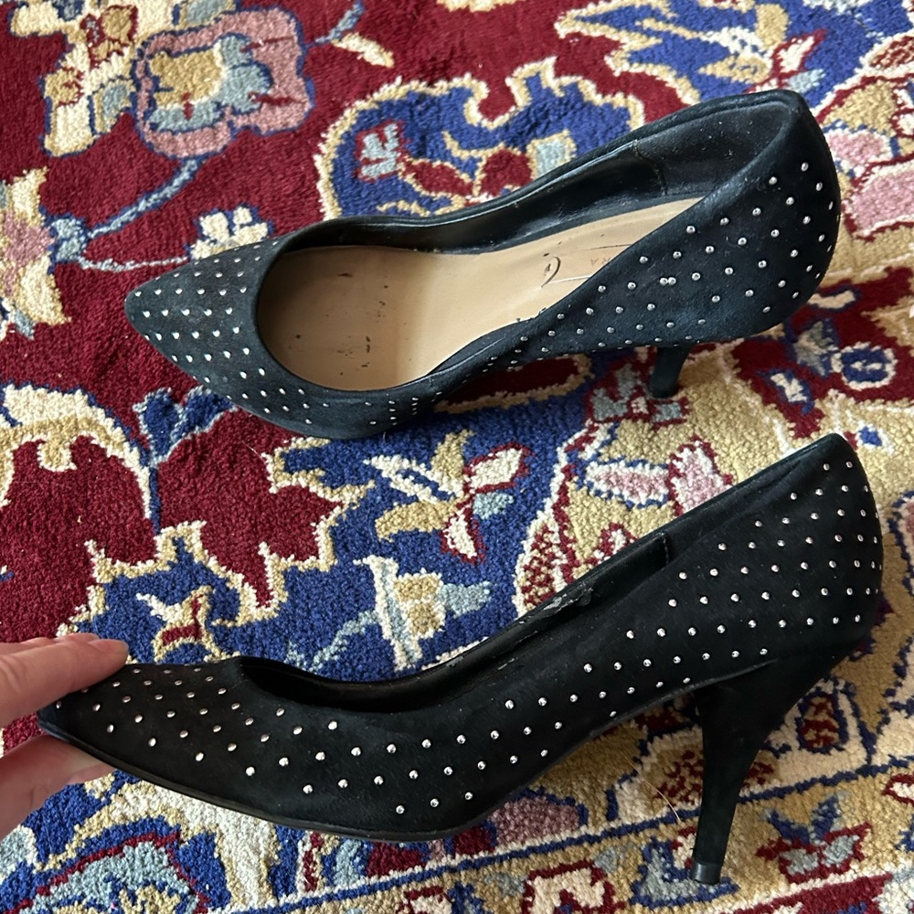 Zara pump black suede with small heels